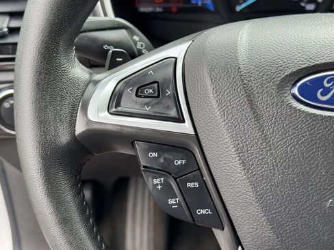Used 2016 Ford Fusion SE FWD image 10