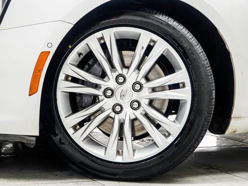 Used 2019 Cadillac XTS Luxury image 3