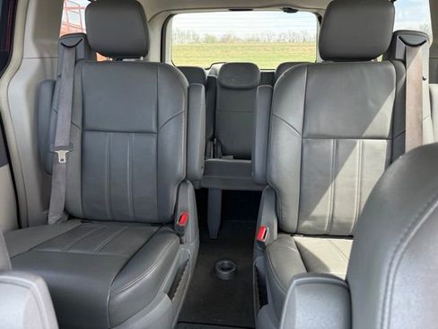 Used 2008 Chrysler Town & Country Touring image 15