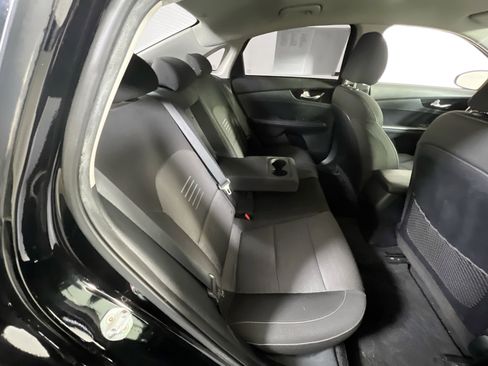 Used 2019 Kia Forte S image 24