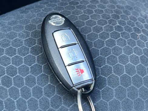 Used 2015 Nissan Juke SV w/ Technology Package image 21