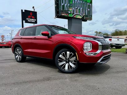 New 2025 Mitsubishi Outlander SE