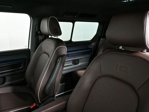 New 2025 Volkswagen ID. Buzz Pro S image 8