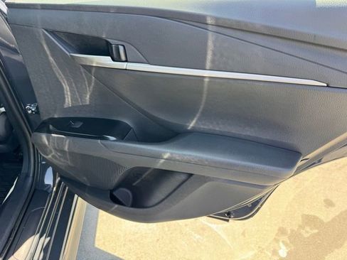 Used 2025 Toyota Camry SE w/ Convenience Package FWD image 9