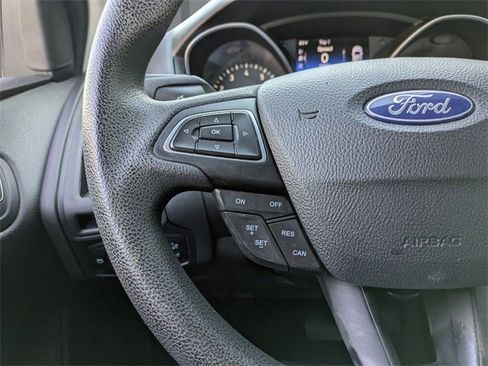 Used 2016 Ford Focus SE w/ Reverse Sensing Package image 24