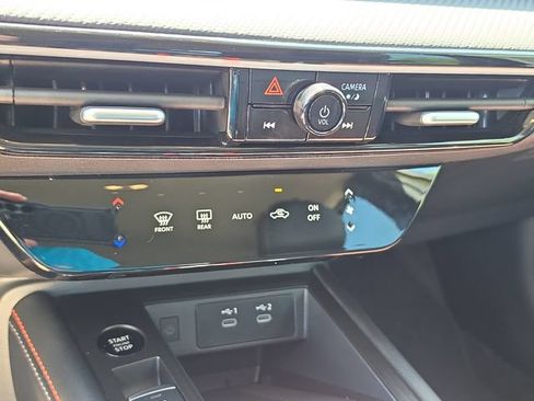 Certified 2025 Nissan Kicks SR FWD image 23