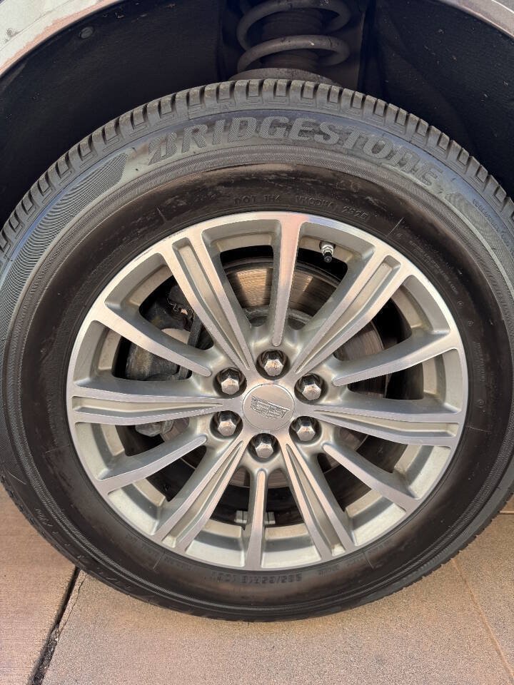 Used 2017 Cadillac XT5 Luxury w/ Driver Awareness Package FWD image 36