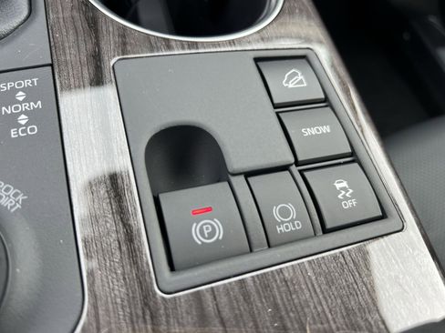 New 2026 Toyota Highlander Limited image 25