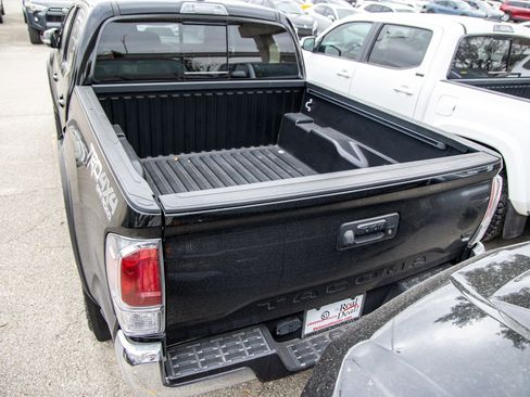 Used 2023 Toyota Tacoma TRD Off-Road image 10