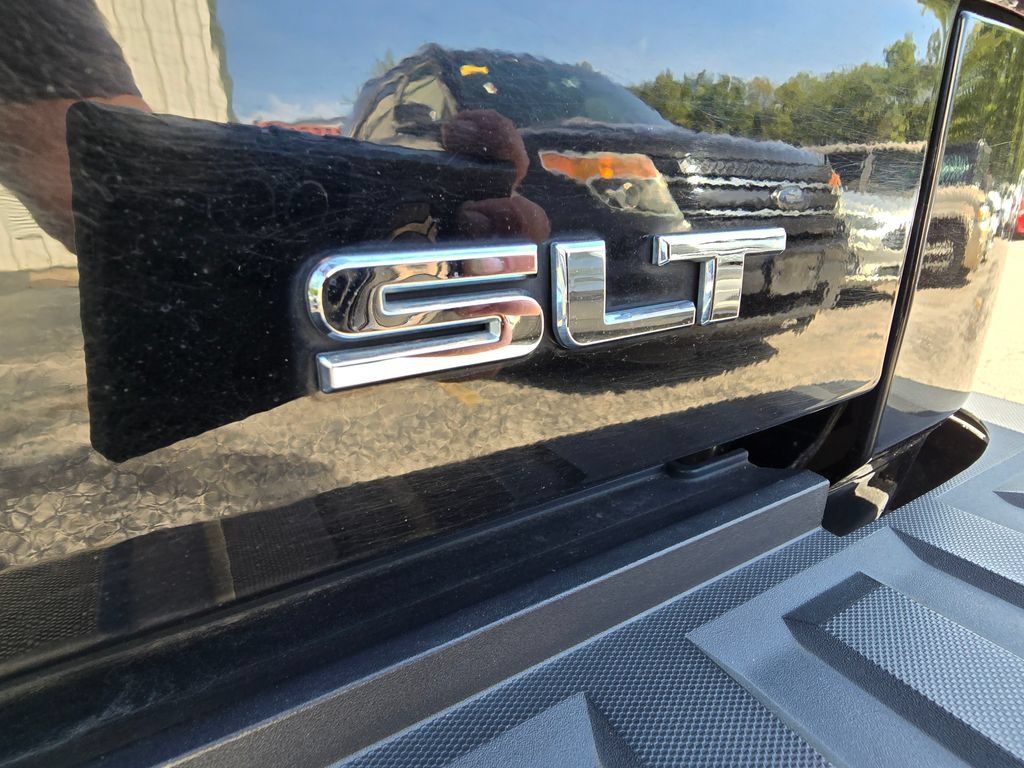 Used 2015 GMC Sierra 1500 SLT w/ SLT Crew Cab Value Package AWD/4WD image 16