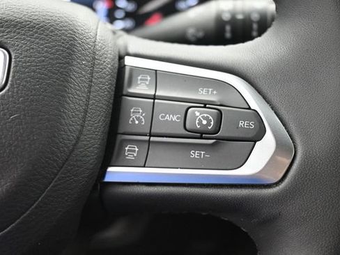 Used 2025 Jeep Compass Limited AWD/4WD image 19