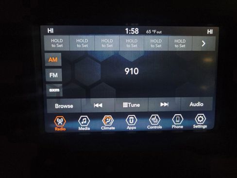 Used 2020 Jeep Renegade Latitude w/ Cold Weather Group image 25