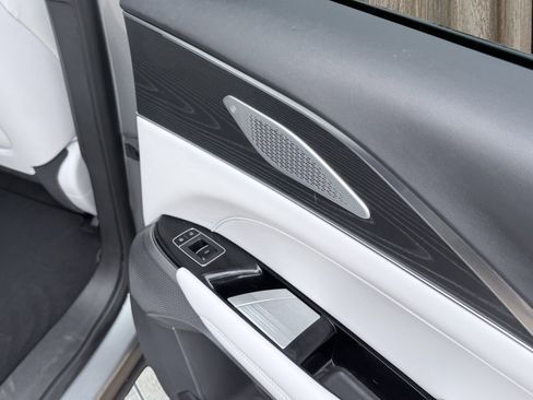 Used 2024 Cadillac Lyriq Luxury image 38