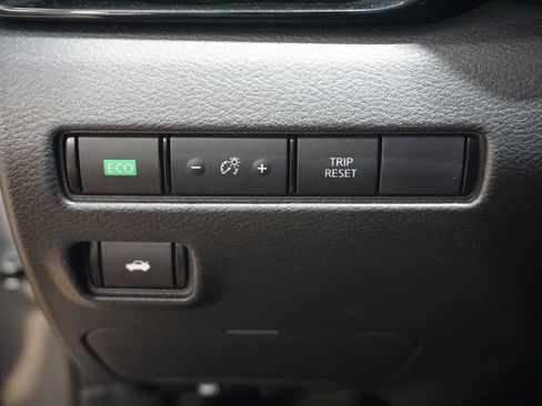 Used 2023 Nissan Sentra SV image 25