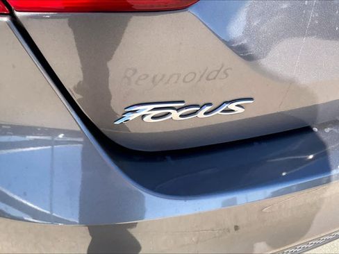 Used 2014 Ford Focus SE w/ SE Sport Package image 29