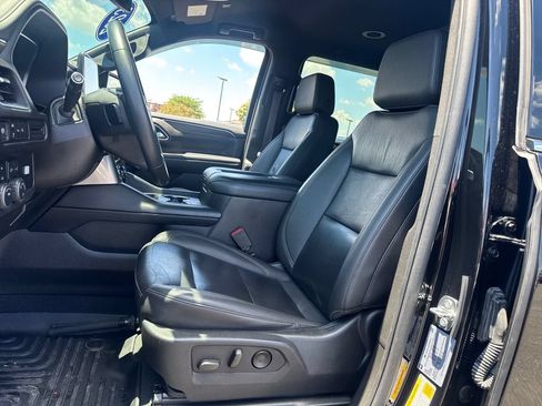 Used 2023 Chevrolet Suburban LT AWD/4WD image 16
