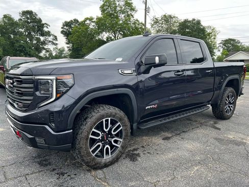 Used 2025 GMC Sierra 1500 AT4 w/ AT4 Premium Package AWD/4WD image 6
