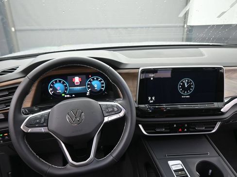 Used 2026 Volkswagen Atlas SE AWD/4WD image 39