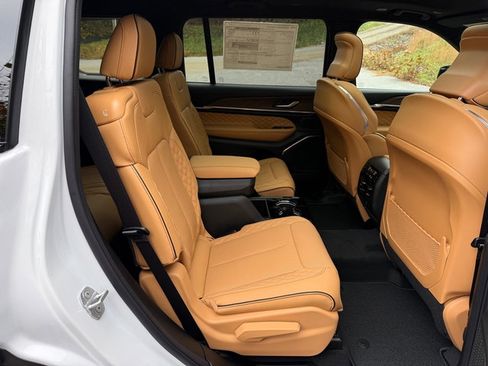 New 2025 Jeep Grand Cherokee L Summit image 28