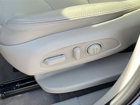 Used 2018 GMC Terrain Denali w/ Advanced Safety Package image 11