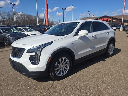 Used 2022 Cadillac XT4 Luxury image 3