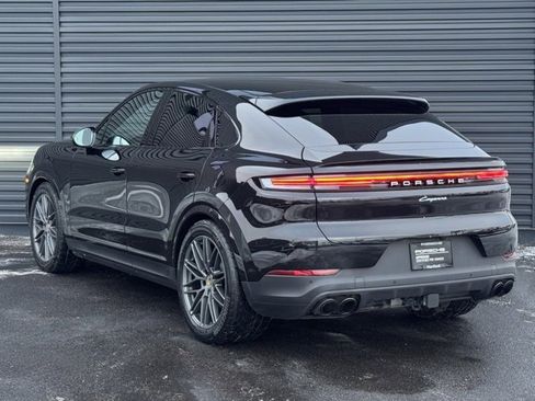 Certified 2024 Porsche Cayenne Coupe image 3