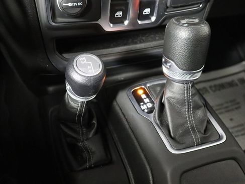 Used 2025 Jeep Wrangler Sport AWD/4WD image 19