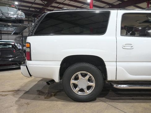 Used 2005 GMC Yukon XL Denali image 9