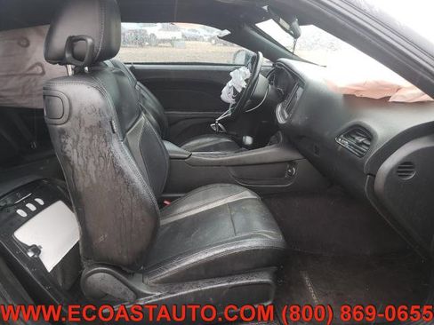 Used 2017 Dodge Challenger SXT Plus image 7