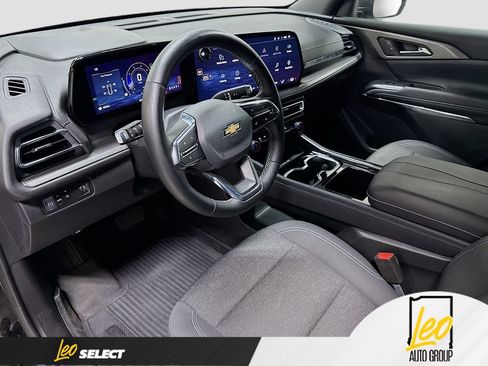 Used 2026 Chevrolet Traverse LT w/ LPO, Floor Liner Package FWD image 12
