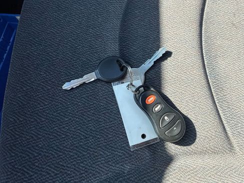 Used 2001 Chrysler Sebring LX FWD image 19