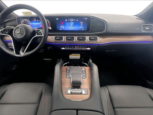 Used 2025 Mercedes-Benz GLS 450 4MATIC image 5