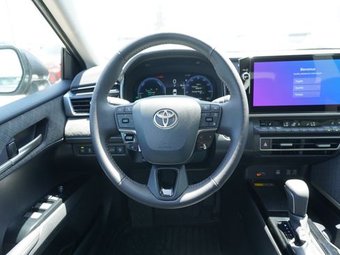 Used 2026 Toyota Camry XLE FWD image 14