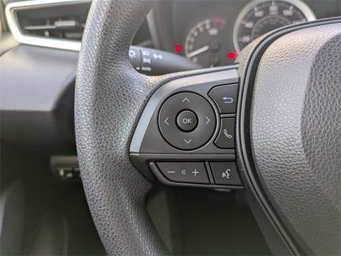 Used 2020 Toyota Corolla LE image 22