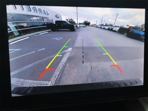 Certified 2022 Ford Explorer XLT w/ Equipment Group 202A image 4