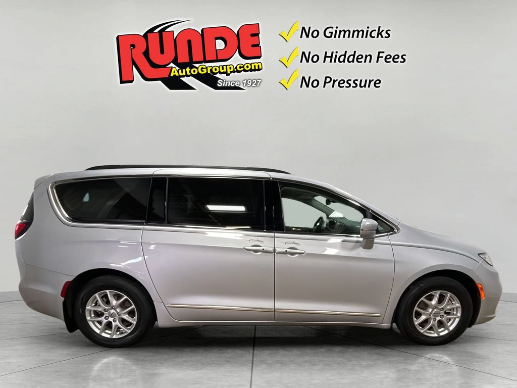 Used 2022 Chrysler Pacifica Touring-L FWD image 7