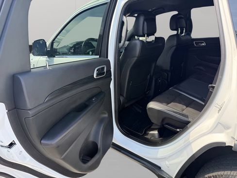 Used 2020 Jeep Grand Cherokee Laredo w/ Quick Order Package 2BN North AWD/4WD image 28