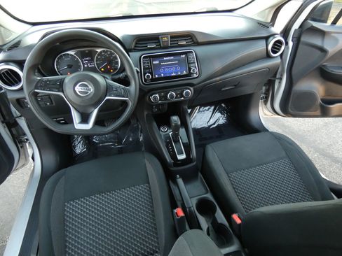 Used 2020 Nissan Versa S image 22