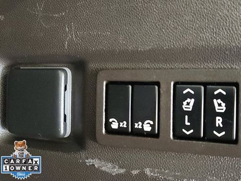 Used 2023 GMC Yukon Denali image 39