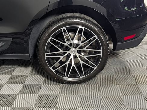 New 2026 Porsche Macan AWD/4WD image 12