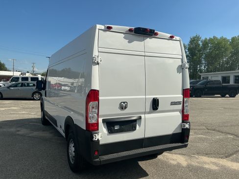 Used 2023 RAM ProMaster 2500 FWD image 3