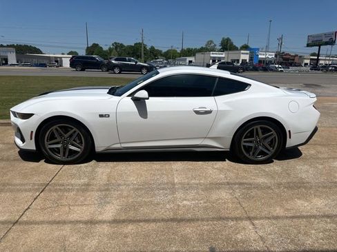 Used 2025 Ford Mustang GT Premium image 5
