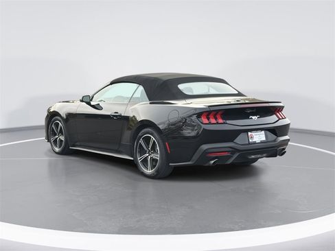 Used 2024 Ford Mustang Premium image 5