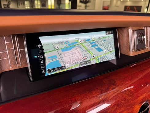 Used 2018 Rolls-Royce Phantom Extended Wheelbase image 25