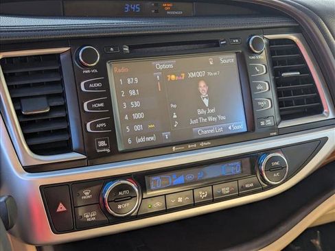 Used 2018 Toyota Highlander Limited image 15