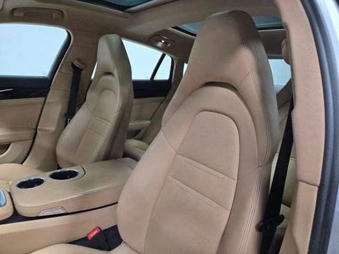 Used 2018 Porsche Panamera 4 image 12