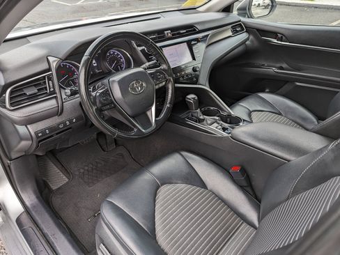 Used 2020 Toyota Camry SE image 12