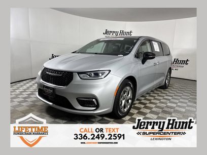 Used 2024 Chrysler Pacifica Limited