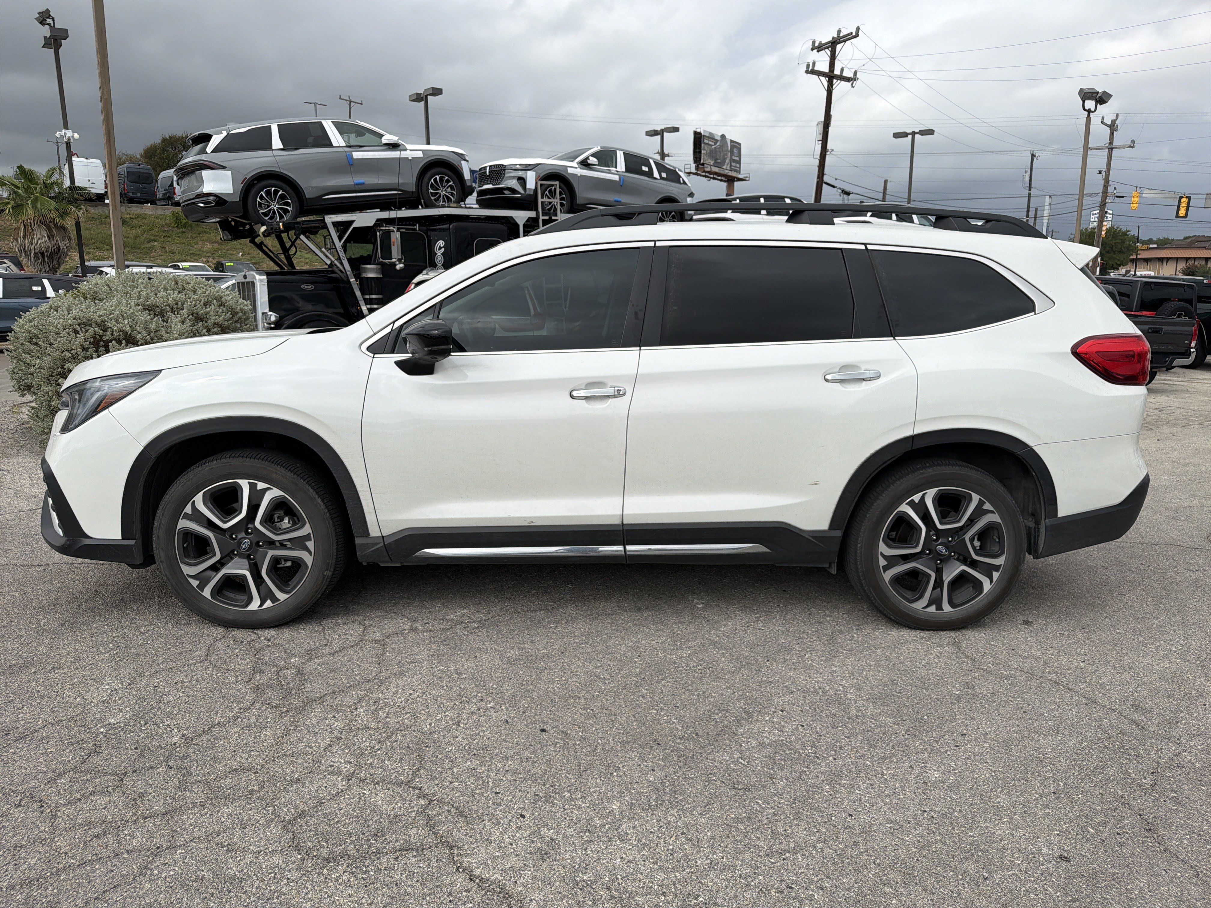 Used 2025 Subaru Ascent Touring AWD/4WD image 6
