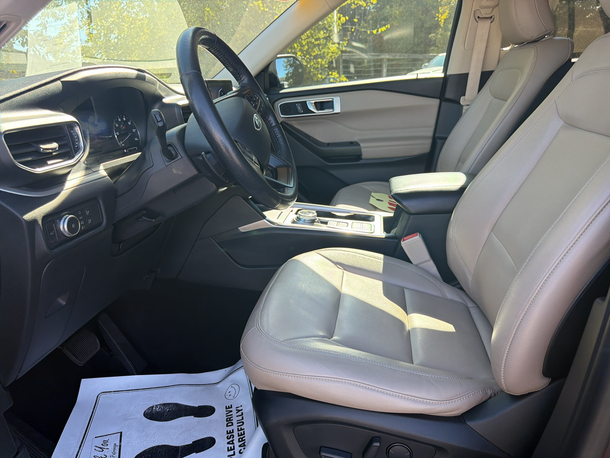 Used 2020 Ford Explorer XLT w/ Equipment Group 202A RWD image 10